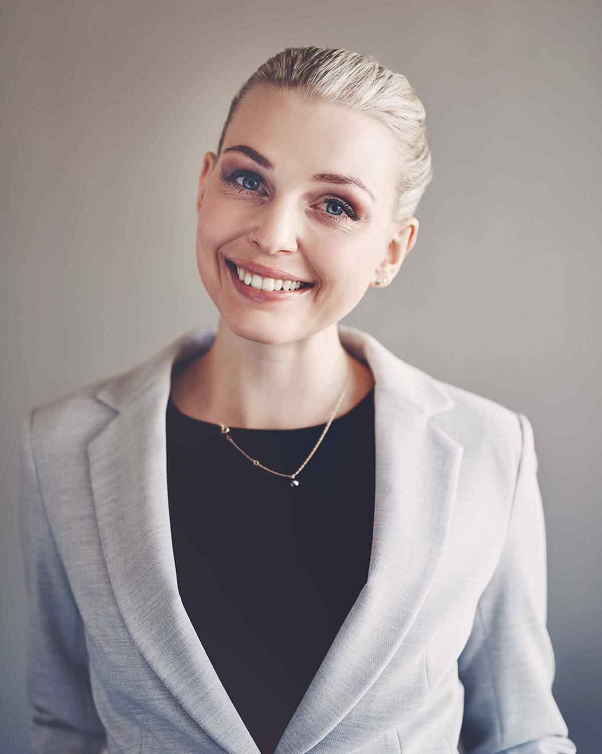 https://hrconnectinc.com/wp-content/uploads/2021/06/img-team-04.jpg